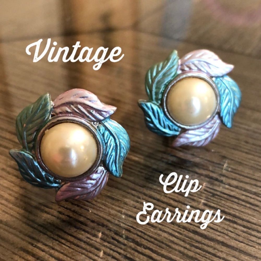 Vintage Pastel Leaf with Pearl Center Clip Earrings